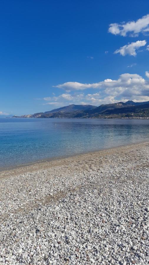 Akrata Rose Garden Apartments I Paralia Akratas エクステリア 写真